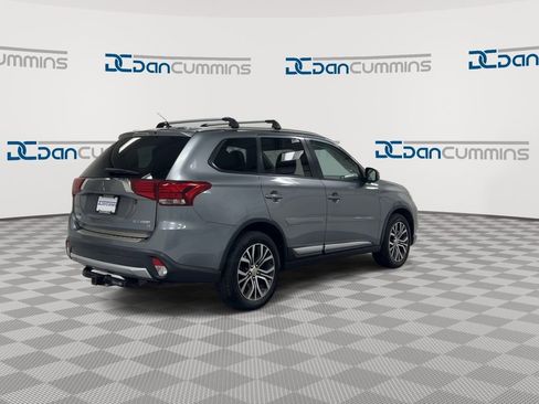 Used 2016 Mitsubishi Outlander SE image 8