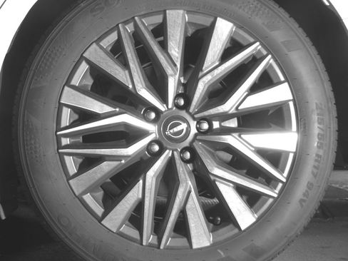 Used 2025 Nissan Altima 2.5 SV FWD image 11