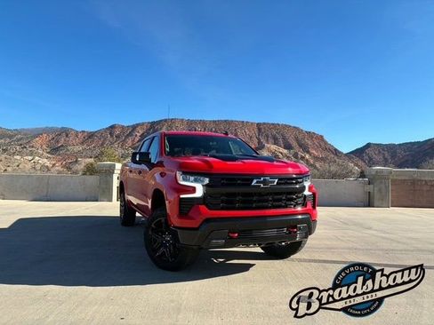 Used 2024 Chevrolet Silverado 1500 LT Trail Boss w/ LT Trail Boss Premium Package image 2