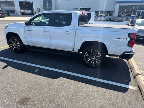 Certified 2024 Chevrolet Colorado LT w/ LT Convenience Package III AWD/4WD image 4