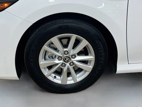 Used 2025 Toyota Camry LE w/ Convenience Package FWD image 30