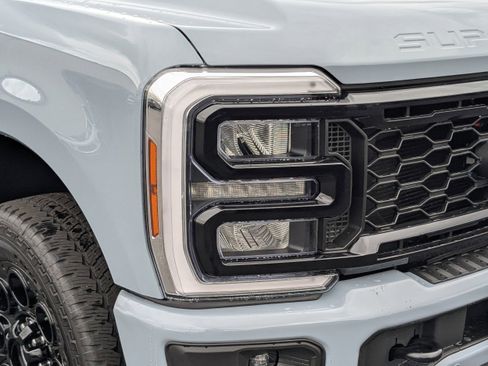 New 2026 Ford F250 Lariat w/ Black Appearance Package image 9