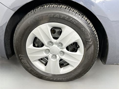 Used 2016 Kia Forte LX image 27