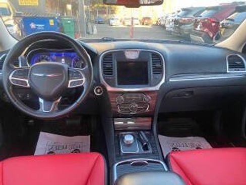 Used 2019 Chrysler 300 Touring w/ Driver Convenience Group RWD image 13