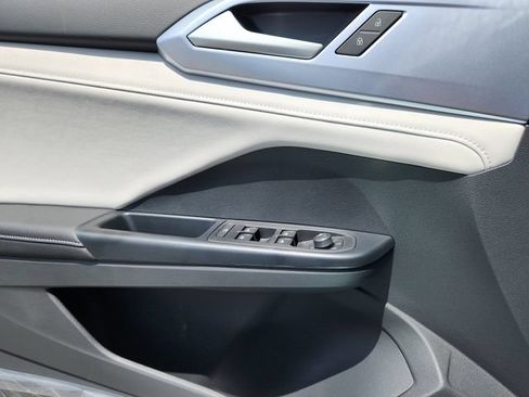 New 2026 Volkswagen Taos SE AWD/4WD image 6