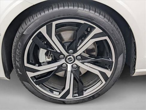 Used 2023 Volvo S60 B5 Plus w/ Protection Package Premier image 24