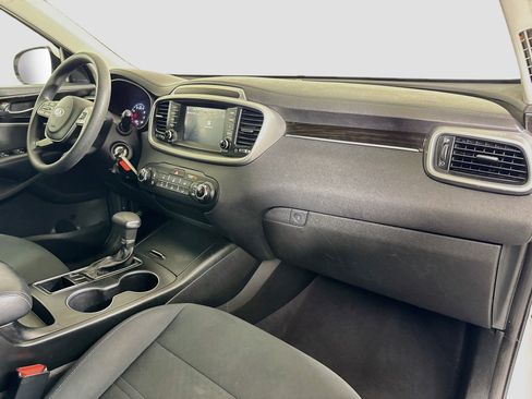 Used 2019 Kia Sorento FWD image 29