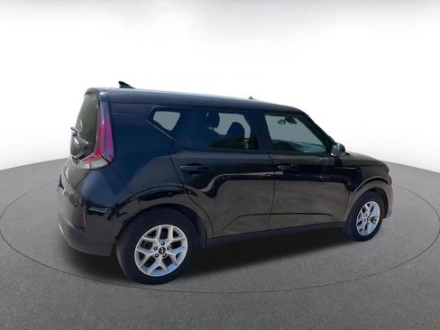 Used 2025 Kia Soul LX w/ LX Technology Package FWD image 15