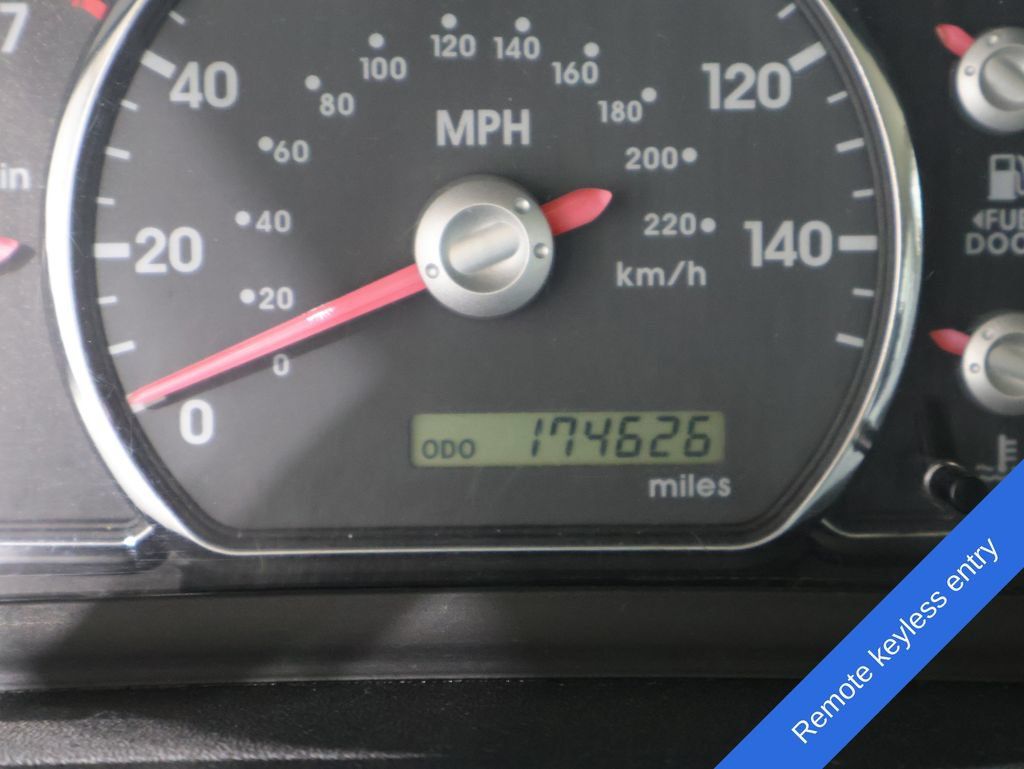 Used 2008 Mitsubishi Endeavor LS AWD/4WD image 4