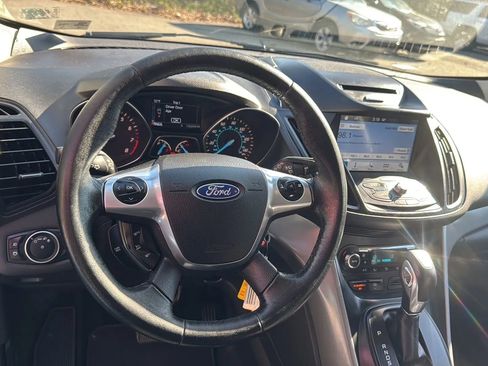 Used 2016 Ford Escape SE w/ SE Leather Comfort Package image 9