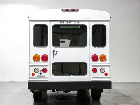 Used 2007 Chevrolet Express 3500 w/ School Bus Package RWD image 10