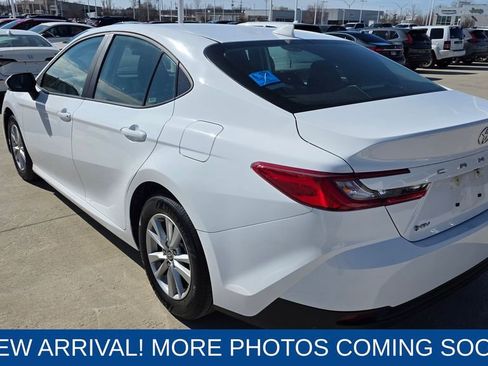Used 2025 Toyota Camry LE image 3