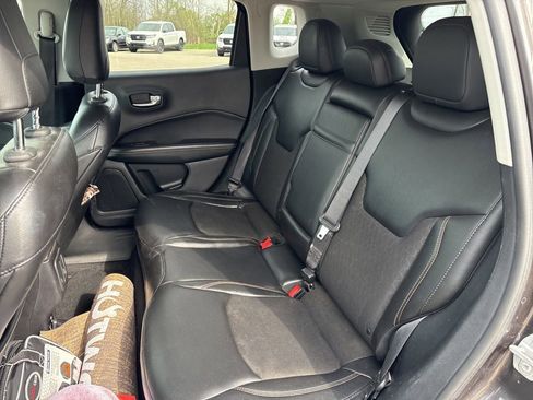 Used 2018 Jeep Compass Latitude w/ Popular Equipment Group image 15