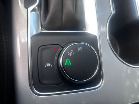 Used 2025 Chevrolet Blazer LT FWD image 33