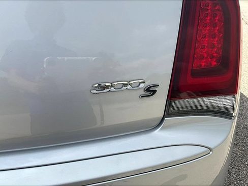 Used 2020 Chrysler 300 S AWD/4WD image 21