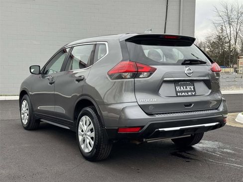 Used 2017 Nissan Rogue S image 22