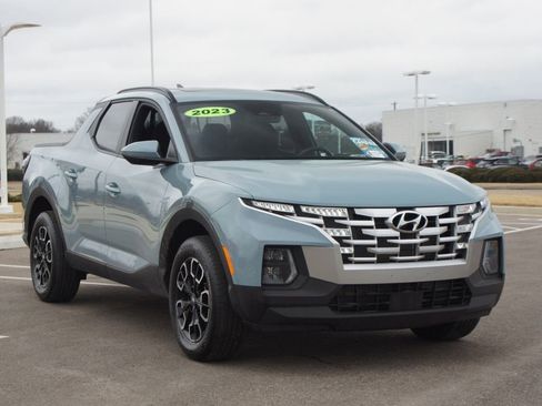 Used 2023 Hyundai Santa Cruz SEL Premium image 2