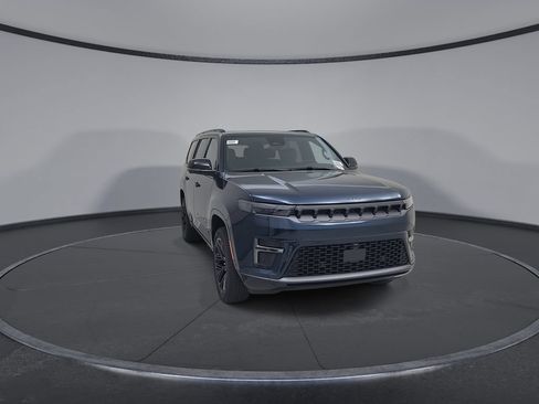 New 2026 Jeep Grand Wagoneer Limited AWD/4WD image 4