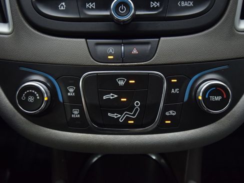 Used 2022 Chevrolet Malibu LS FWD image 29
