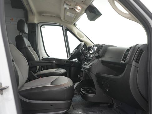 Used 2024 RAM ProMaster 2500 w/ Convenience Group FWD image 13