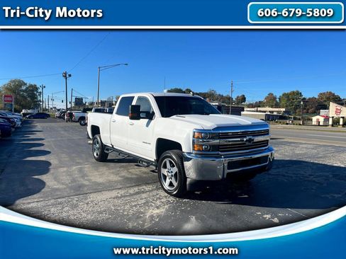 Used 2016 Chevrolet Silverado 2500 LT image 1