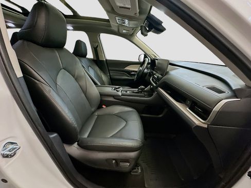 Used 2024 Toyota Grand Highlander Platinum image 35