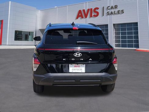 Used 2025 Hyundai Kona SEL FWD image 5