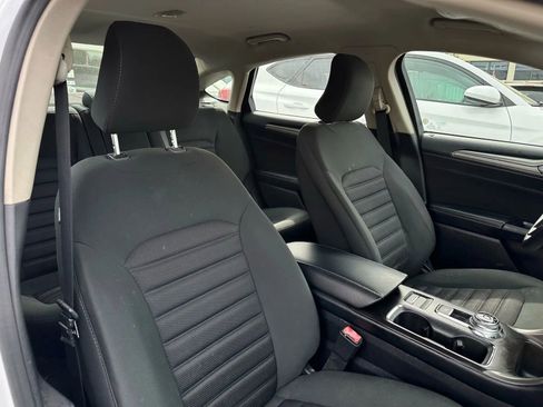 Used 2017 Ford Fusion SE image 20