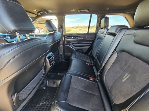 Used 2022 Jeep Grand Cherokee Trailhawk image 19