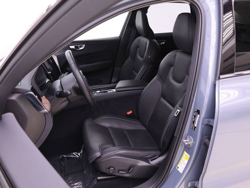 Certified 2024 Volvo XC60 B5 Ultimate w/ Protection Package Premier image 7