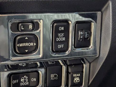 Used 2019 Toyota Tundra SR5 w/ SR5 Upgrade Package RWD image 7