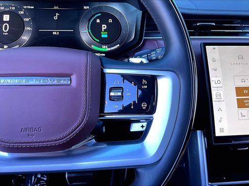 Certified 2025 Land Rover Range Rover Autobiography AWD/4WD image 18