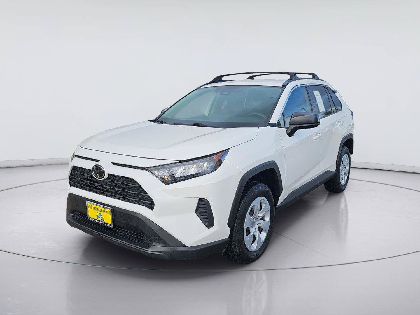 Used 2019 Toyota RAV4 LE FWD image 1