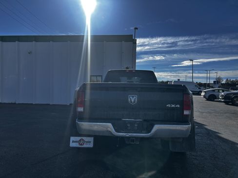 Used 2018 RAM 3500 Tradesman w/ Chrome Appearance Group image 4