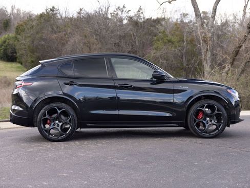 Used 2024 Alfa Romeo Stelvio Veloce image 10