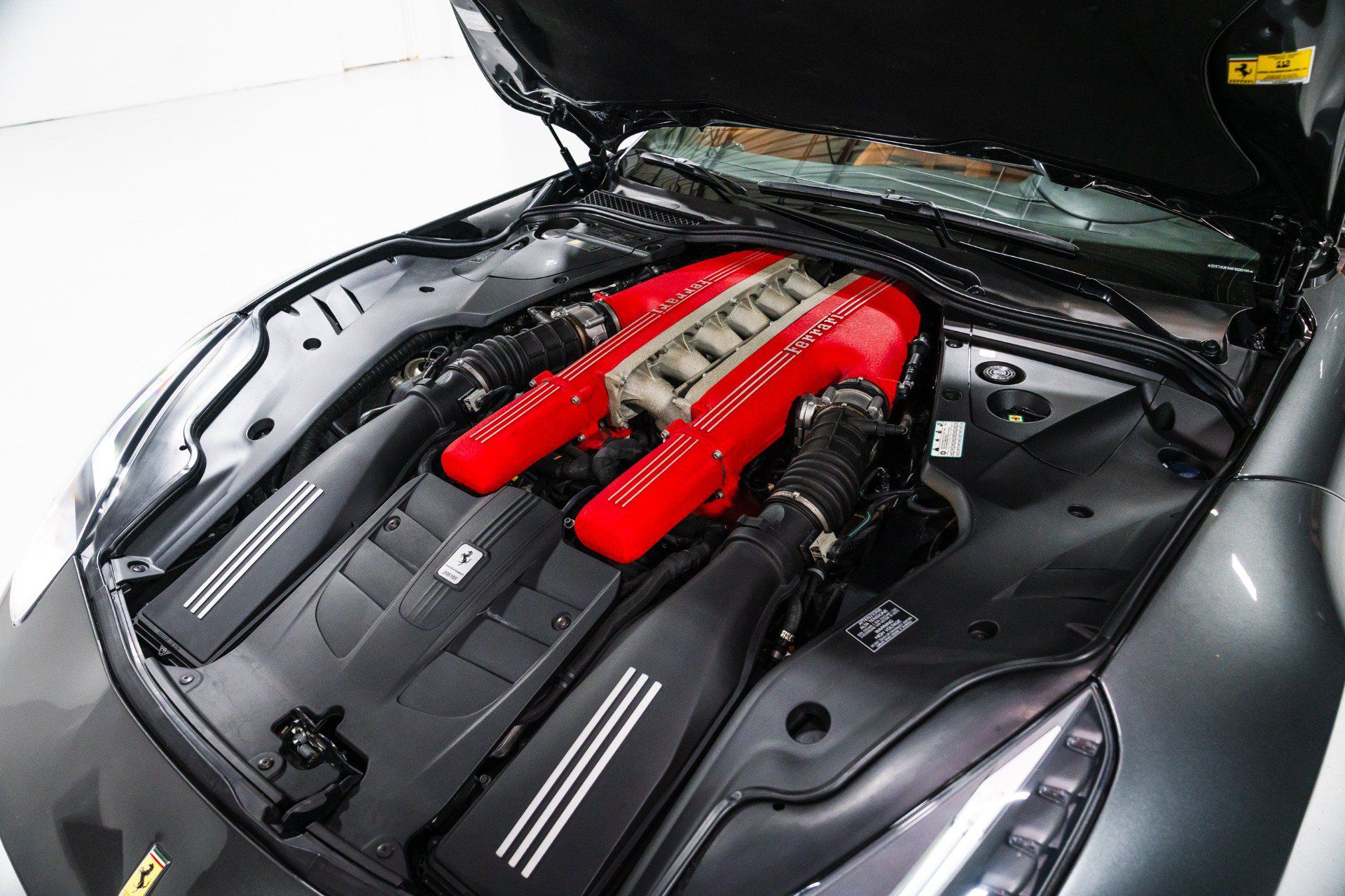 Used 2015 Ferrari F12 Berlinetta RWD image 30