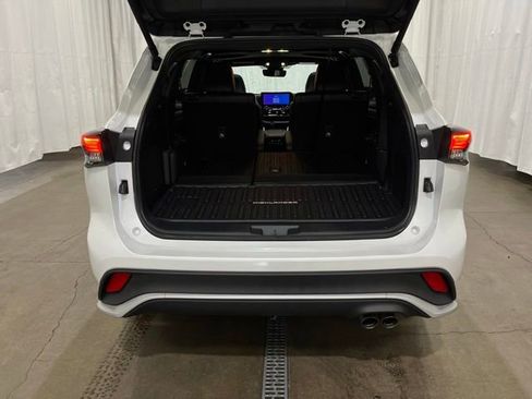 Certified 2024 Toyota Highlander XSE AWD/4WD image 14