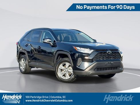 Used 2025 Toyota RAV4 XLE image 1