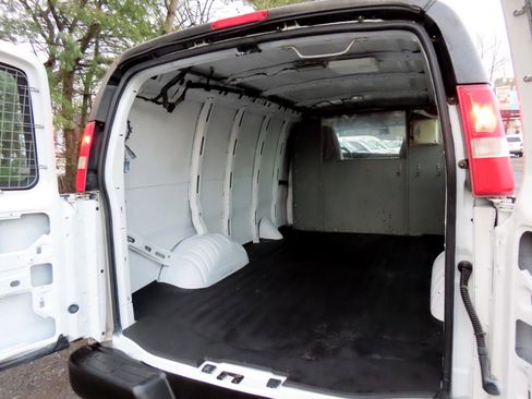 Used 2013 Chevrolet Express 2500 image 14