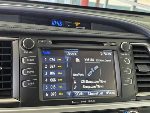 Used 2018 Toyota Highlander LE image 20