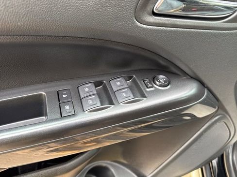 Used 2022 GMC Canyon AT4 image 9