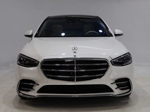 Used 2022 Mercedes-Benz S 580 4MATIC Sedan image 2