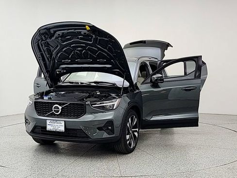 New 2026 Volvo XC40 B5 Plus w/ Climate Package AWD/4WD image 9