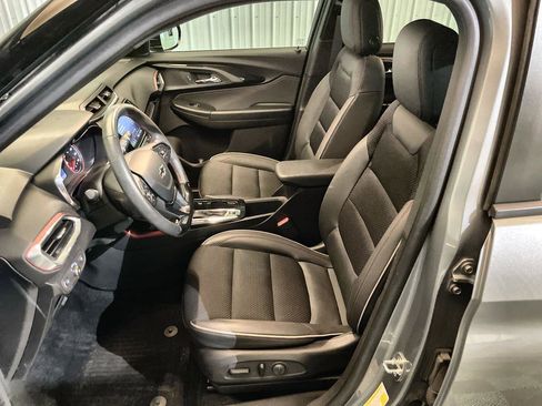 Used 2023 Chevrolet TrailBlazer RS w/ Sun and Liftgate Package image 18