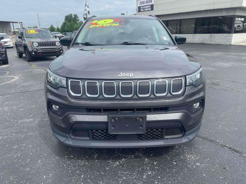 Used 2022 Jeep Compass Latitude w/ Convenience Group AWD/4WD image 2