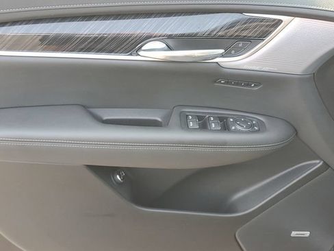 Certified 2024 Cadillac XT6 Premium Luxury w/ LPO, Floor Liner Package AWD/4WD image 11