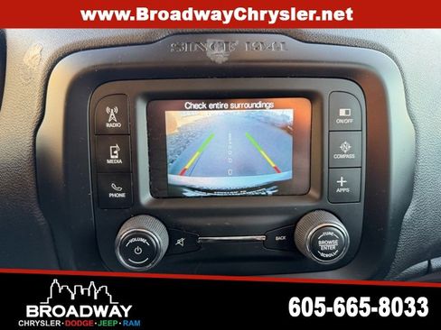 Used 2016 Jeep Renegade Latitude w/ Cold Weather Group image 21