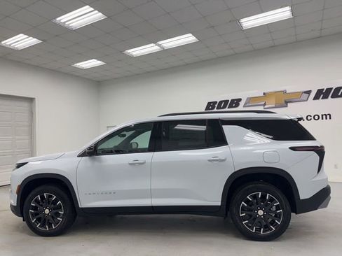 New 2026 Chevrolet Traverse LT w/ Sun and Wheel Package image 8