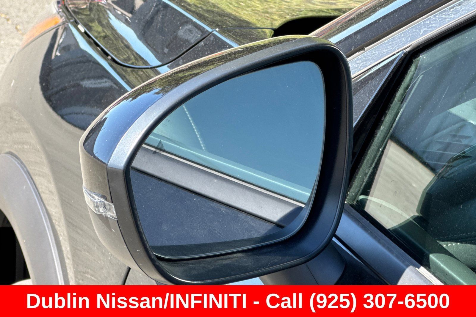 Used 2024 Nissan Rogue SL AWD/4WD image 55