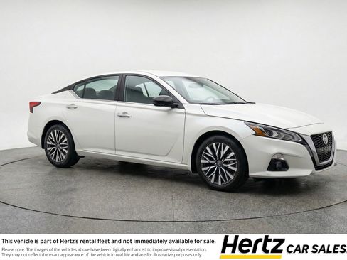 Used 2025 Nissan Altima 2.5 SV FWD image 1